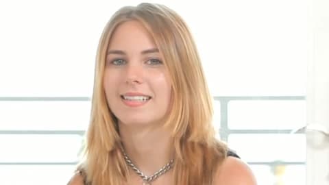 Jenny viene a este casting para mostrarnos su cuerpo en videos bdsm