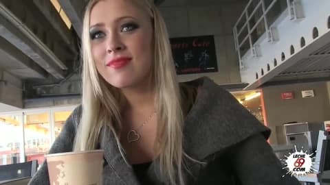 Beau cul d&rsquo;espagnole recouvert de sperme