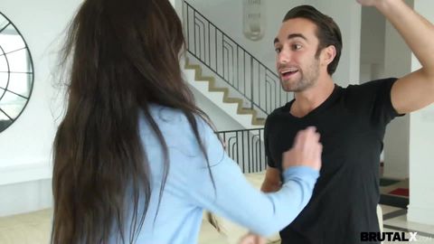 Porno En Famille où il punit sa belle-fille