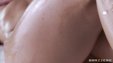 Jenni et Xander en video massage erotique