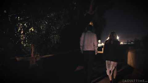 Nina Hartley baise avec jeune son beau-fils