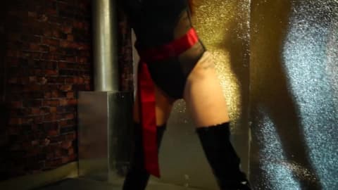 La brune parfaite adore faire du Bdsm Porn