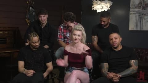 Kay Carter se fait dominé et attaché dans se BDMS sauvage 