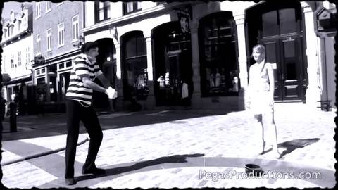 Rêve humide de Teen Porno de baiser un mime