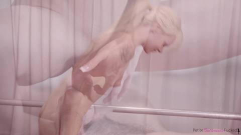 Pornhub Gratuit où il s&rsquo;occupe de la ballerine