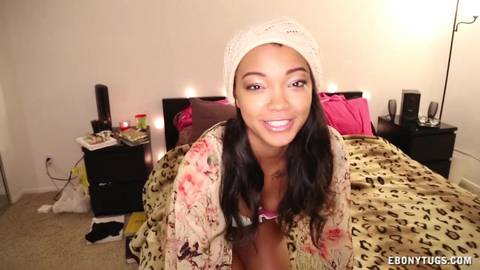 Mignonne petite teen Suceuse toute naturelle