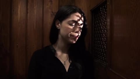 Ava Dalush se fait baiser avec une intensité brute au confessionnal !