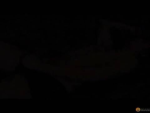 Deux mamies naines en chaleur en trio