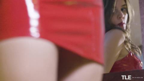 Riya fait porn masturbation avec sucette