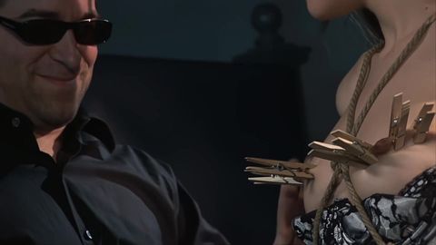 Sasha, fille sauvage, se soumet au sexe violent de son maître BBC