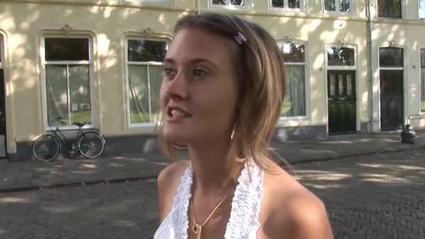 Abordée dans la rue pour une Amateur Sextape