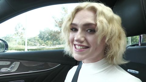 Gracie Gates la belle blonde se fait chauffer comme il faut avant de se laisser baiser !