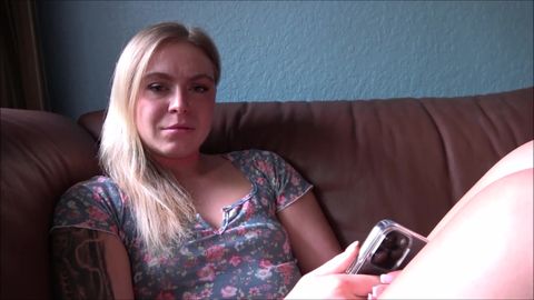 Brianna Beach va profiter de la bite du petit ami de Krissy Knight !