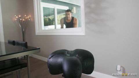 Troia in Tutina Rossa Scopata sul Cyclette da Stalloni