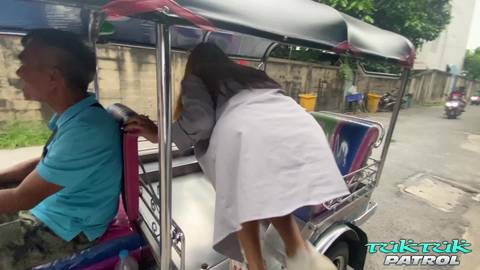 Elle Suce et Se Fait Défoncer dans un Bokep Torride